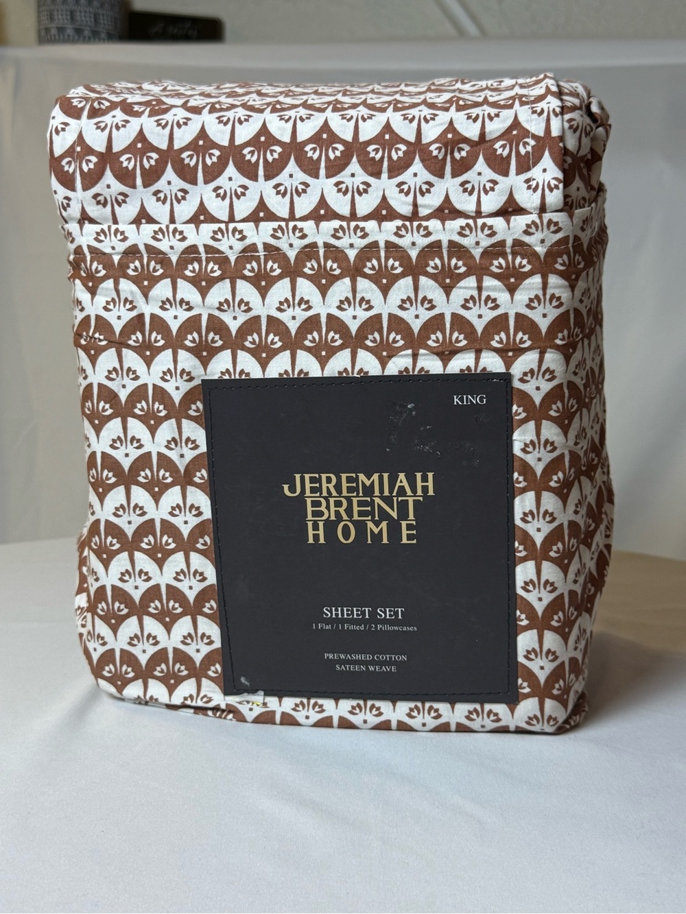 King Sheet Set in Brown and White